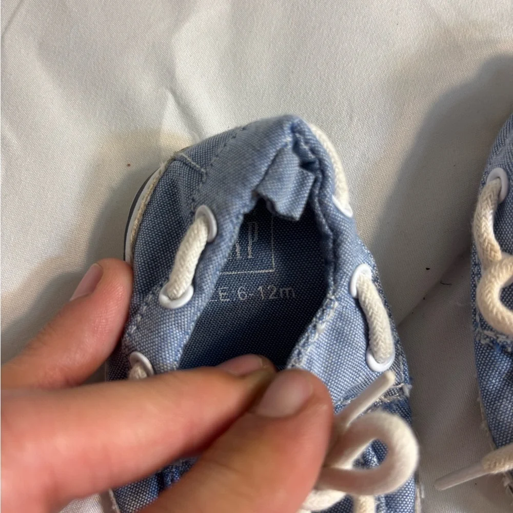 Baby Gap Blue Baby Walker Shoes- size 6-12 months with ties- adorable and soft